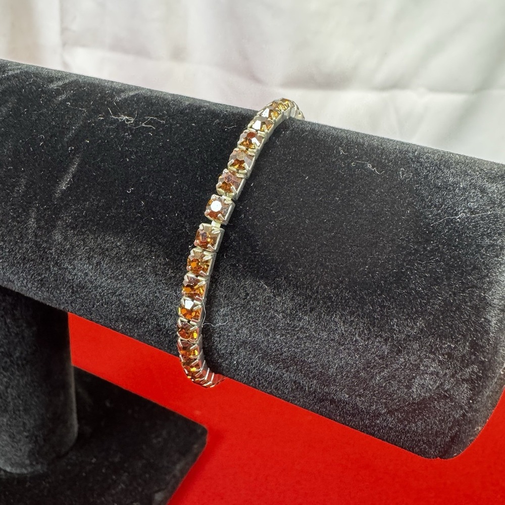 Vtg Silvertone Elastic Bracelet With Amber Colored Gems‎ - Picture 3 of 5